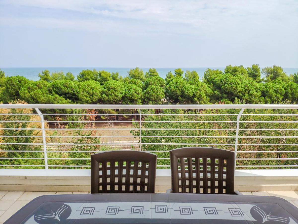 Homiday - Cerrano Park Resort Пинето Екстериор снимка