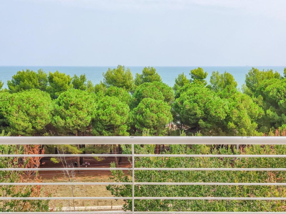 Homiday - Cerrano Park Resort Пинето Екстериор снимка